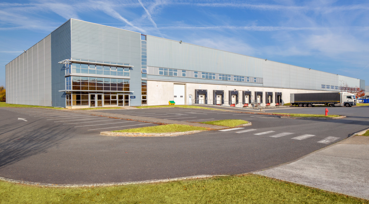 Entrepôt Combs-le-Ville 5 978 m²