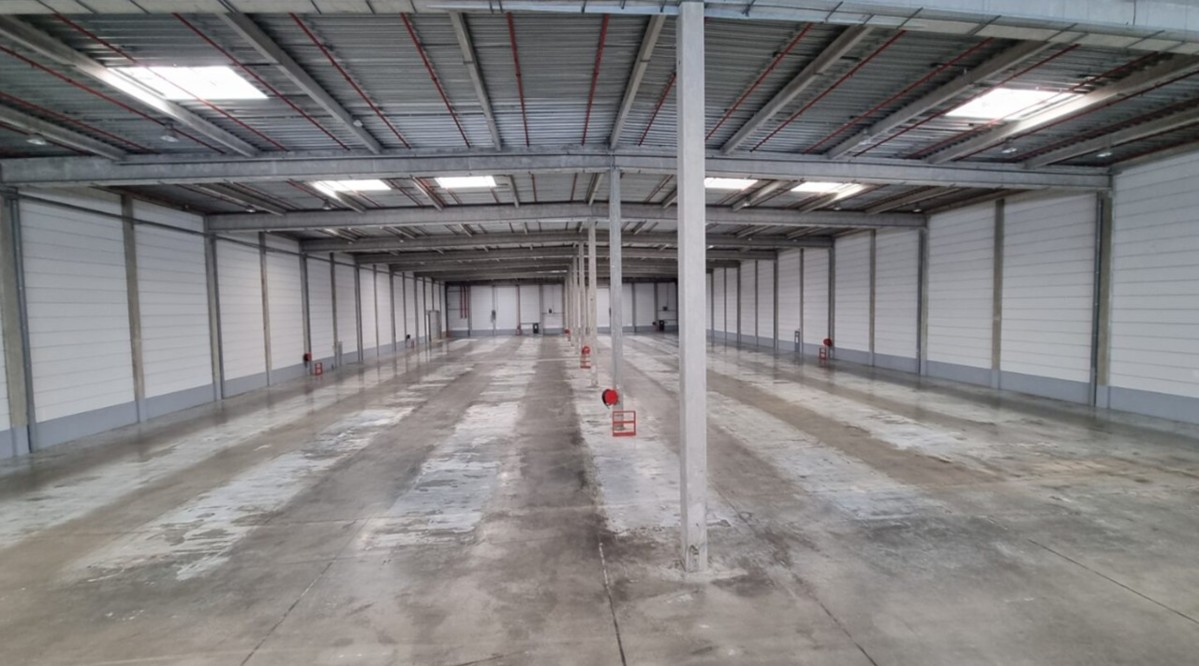 Entrepôt Vert-Saint-Denis 37 806 m²