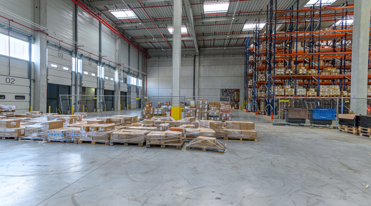 Warehouse  Dourges 12 827 sqm