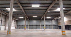 Warehouse  Combs-la-Ville 2 582 sqm