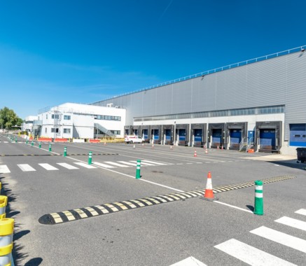 Warehouse  Combs-la-Ville 1 325 sqm