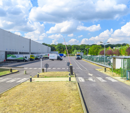 Entrepôt Vert-Saint-Denis 37 806 m²