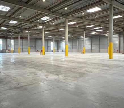 Entrepôt Vert-Saint-Denis 37 806 m²