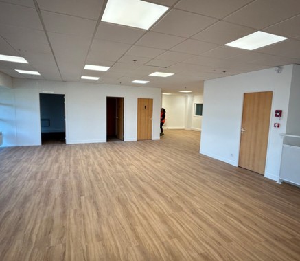 Entrepôt Vert-Saint-Denis 37 806 m²