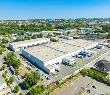 Warehouse  Combs-la-Ville 1 325 sqm